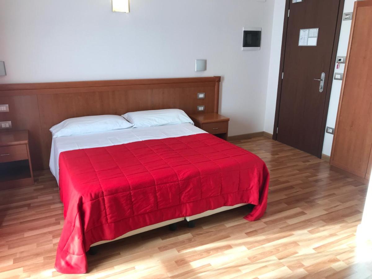 Hotel Donnini Асизи Екстериор снимка