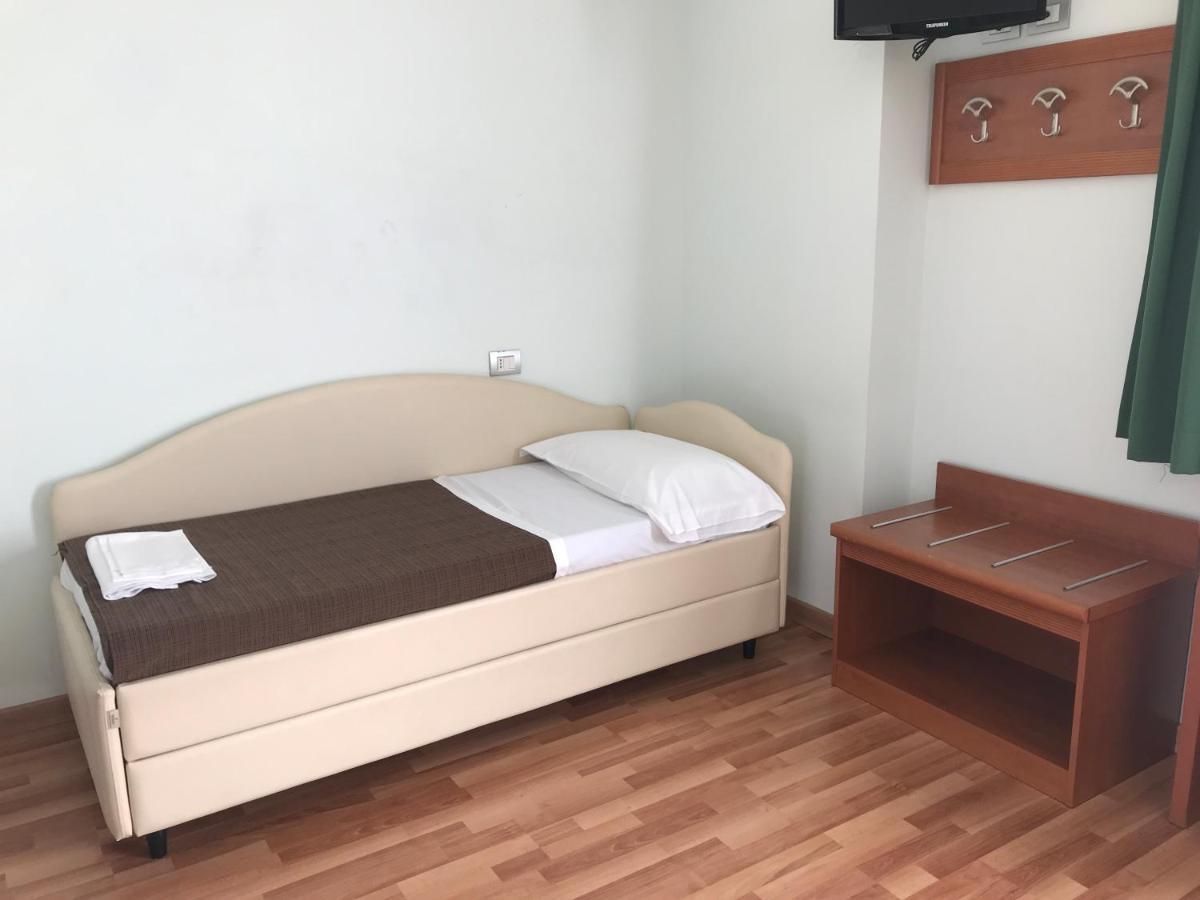 Hotel Donnini Асизи Екстериор снимка