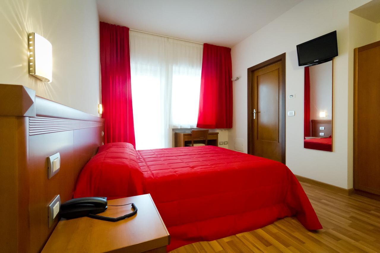 Hotel Donnini Асизи Екстериор снимка